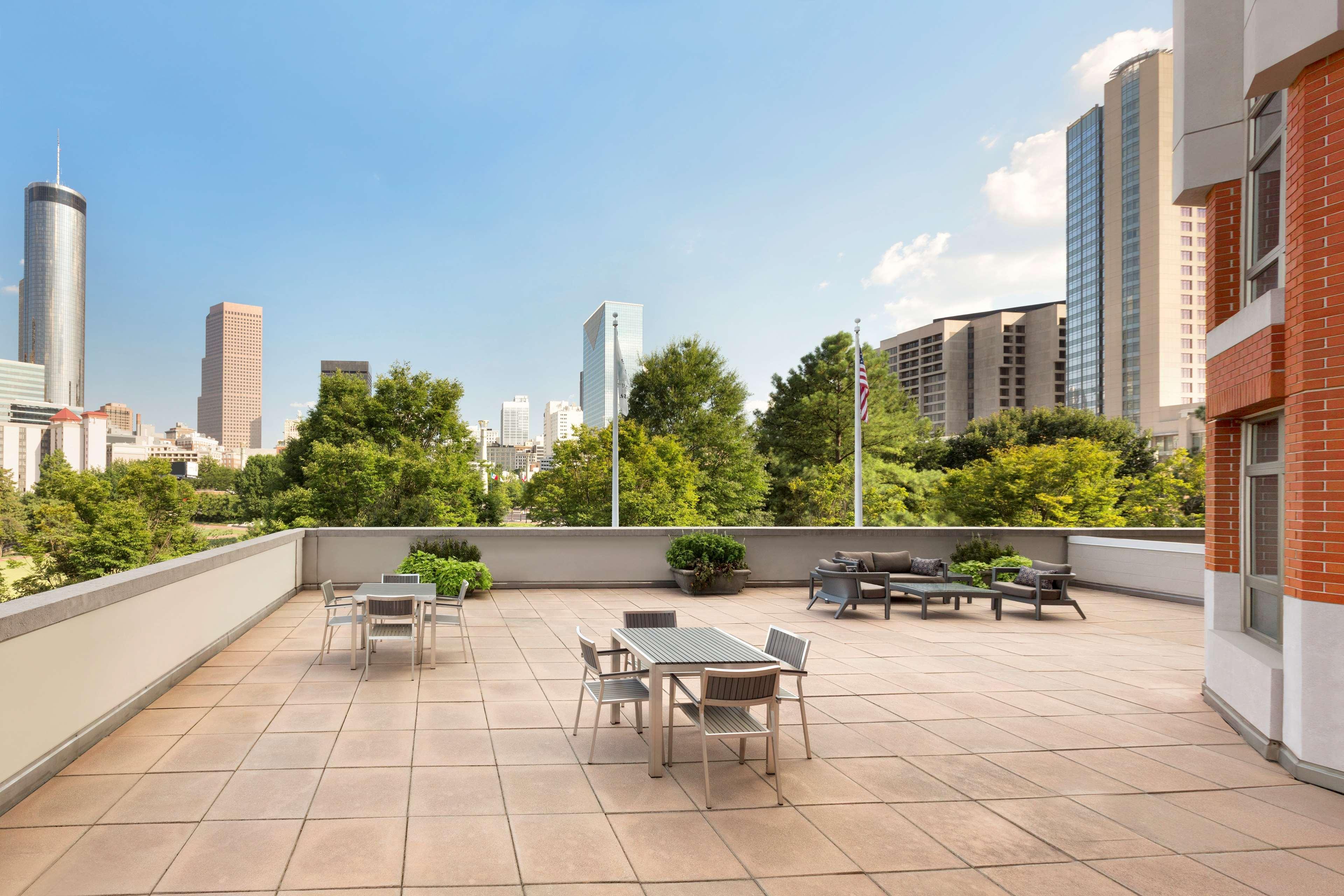 Embassy Suites By Hilton Atlanta At Centennial Olympic Park Exterior foto